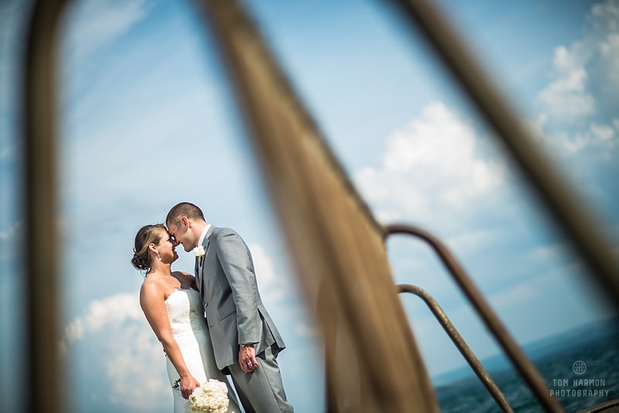 wedding couple at Skaneateles Lake